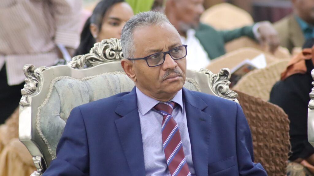 السفير العبيد أحمد مروح