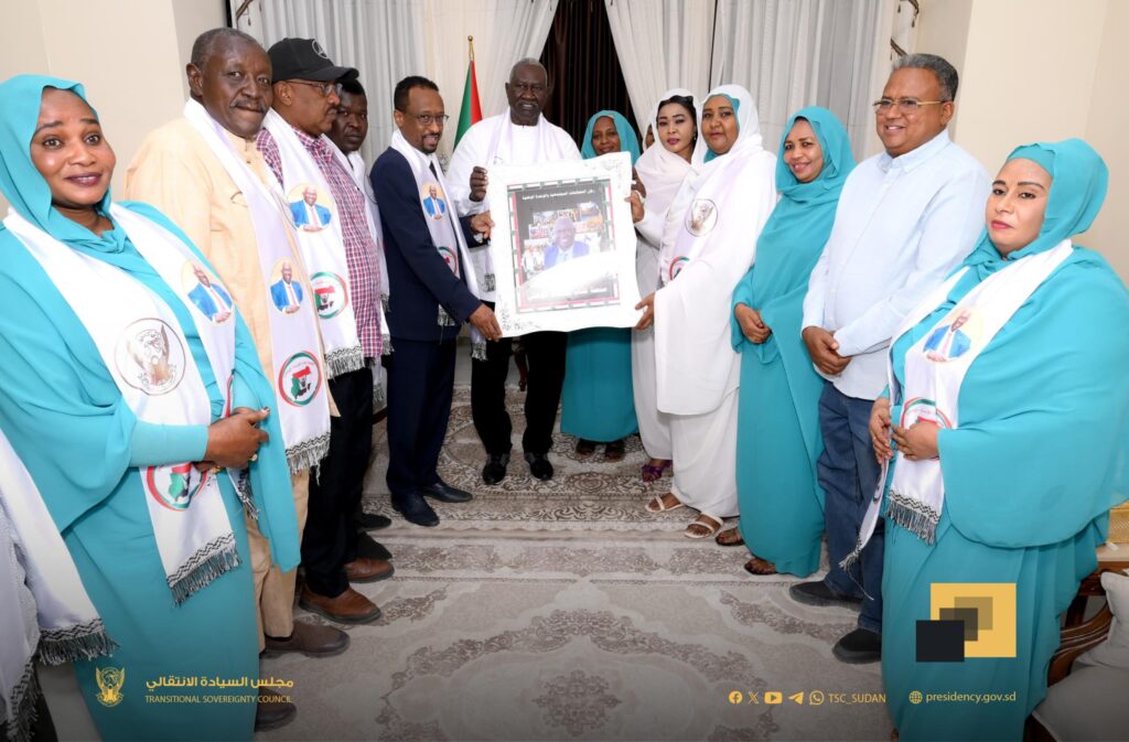 عقار والصحفيين