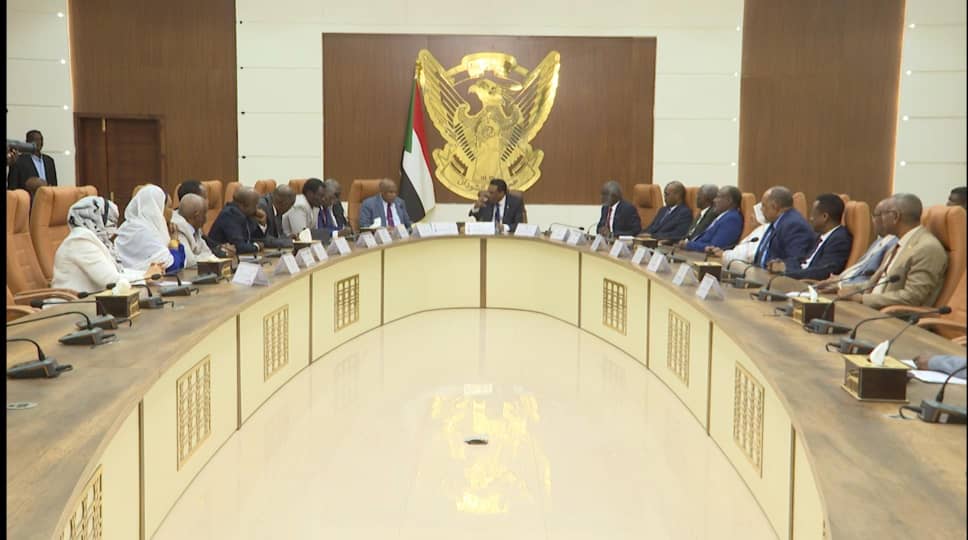 كامل إدريس والحكومة